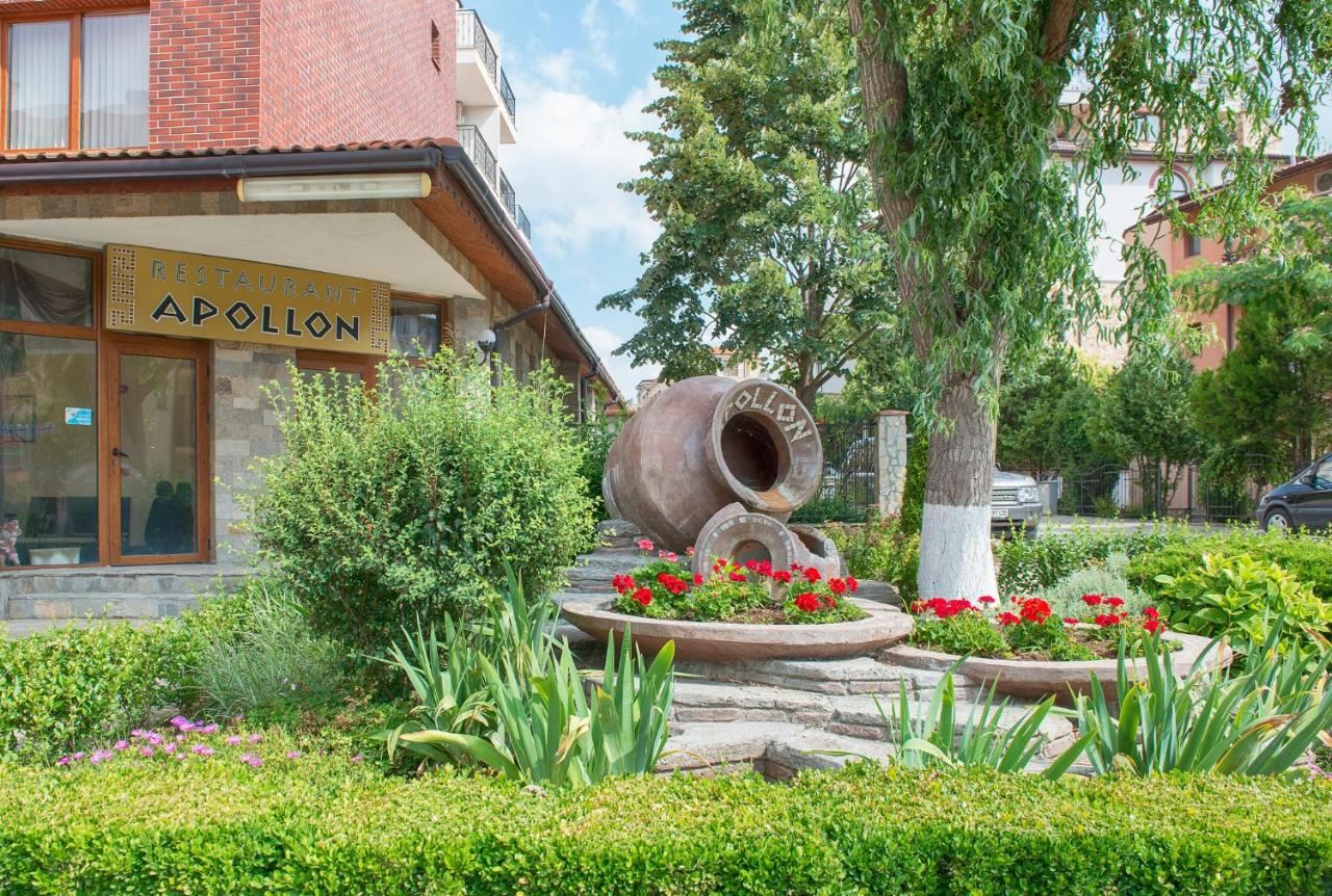 Apartament z dwiema sypialniami i widokiem na basen w Nesebyrze – przestrzeń, komfort i doskonała lokalizacja zaledwie 300 metrów od morza