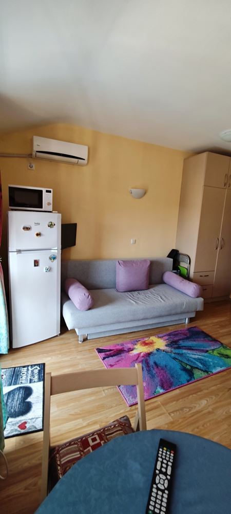Eleganckie w pełni umeblowane studio z widokiem na basen w Nesebyrze – doskonała inwestycja i nieruchomość wakacyjna
