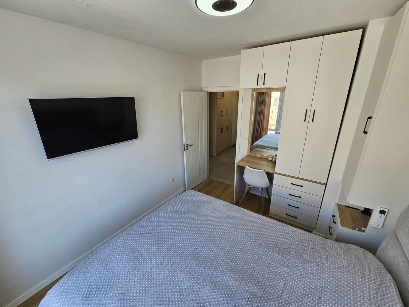 Przestronne i jasne mieszkanie z dwiema sypialniami i dwoma dużymi tarasami w Meden Rudnik – idealne dla rodziny lub jako inwestycja