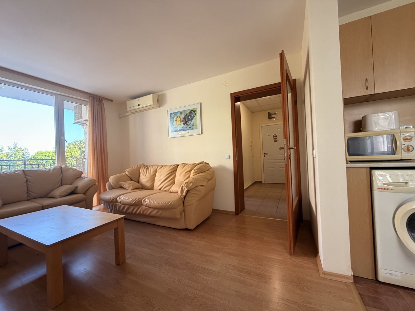 Apartament w absolutnie pierwszej linii w Świętym Własie! Przestronny apartament z jedną sypialnią z pięknym widokiem na morze