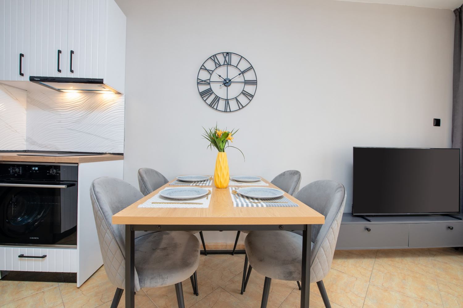 Stylowo wyremontowane mieszkanie z dwiema sypialniami w zadbanym kompleksie w Słonecznym Brzegu – komfort, spokój i doskonała lokalizacja