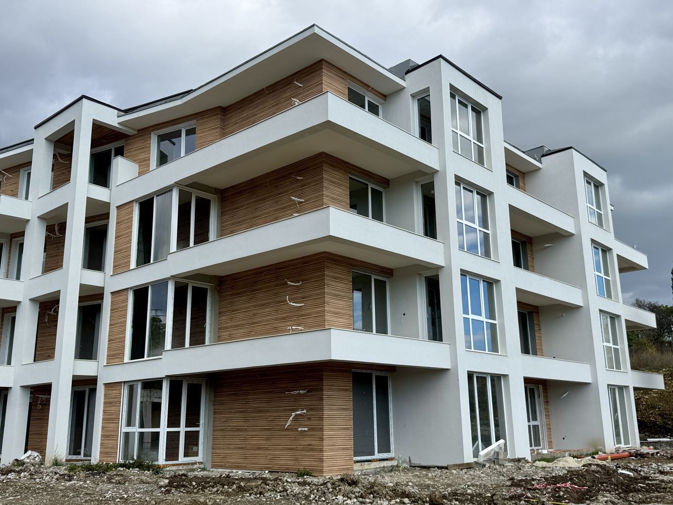 Mieszkanie z jedną sypialnią i widokiem na morze w Sveti Vlas – bez opłat za utrzymanie i z potencjałem inwestycyjnym