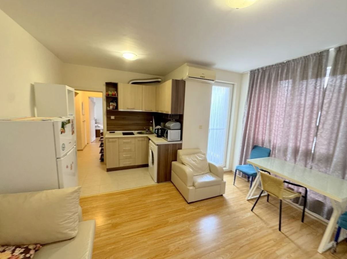 Morski komfort i przytulność w stylowym apartamencie z jedną sypialnią w Rawdzie