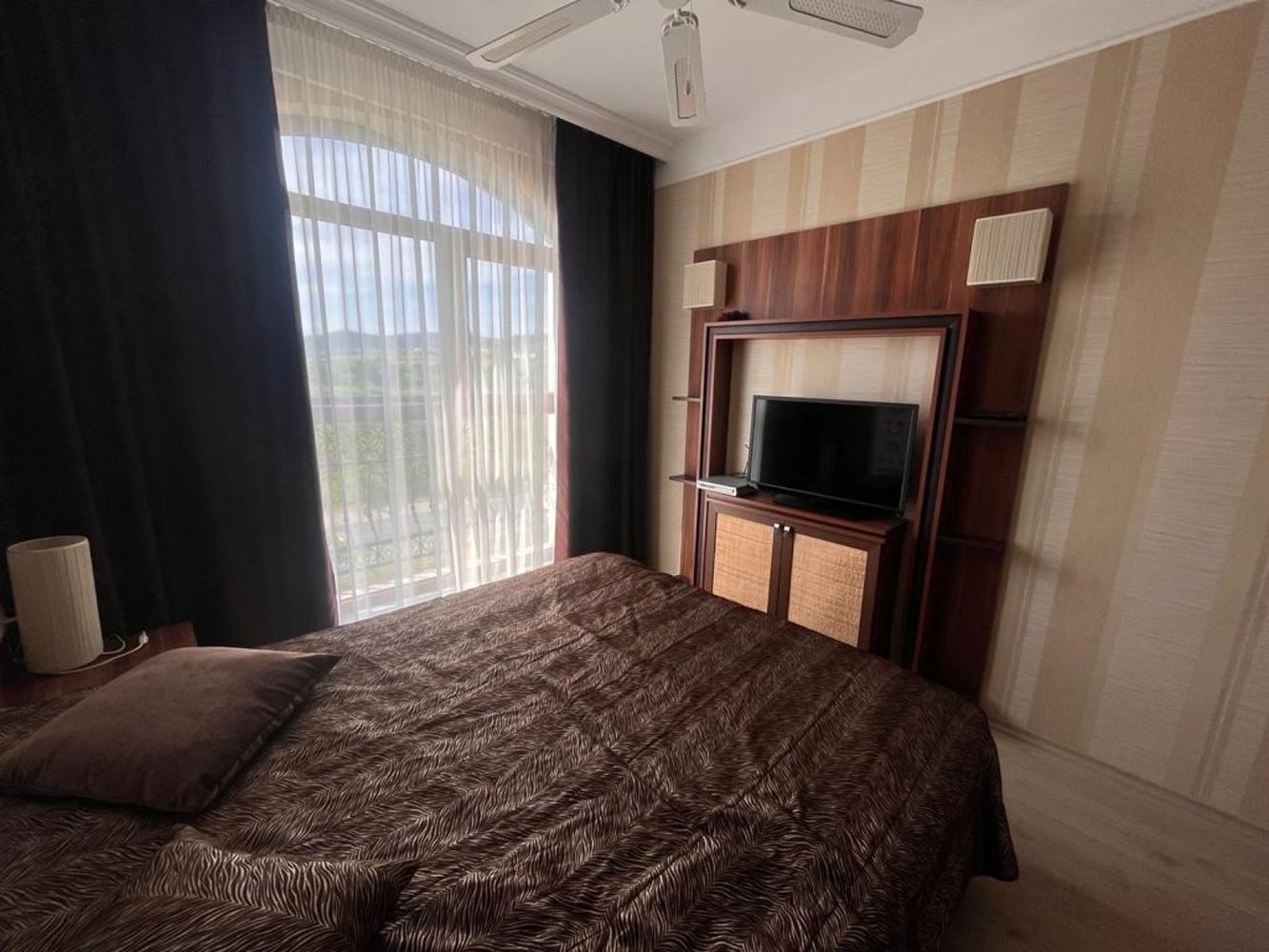 Przestronne mieszkanie z dwiema sypialniami z wysokiej klasy udogodnieniami w Słonecznym Brzegu