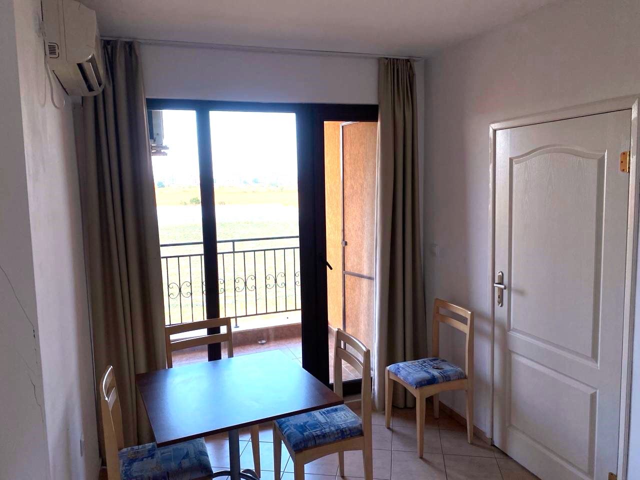 Apartament na pierwszej linii z panoramicznym widokiem na morze i pełną infrastrukturą – Aheloy