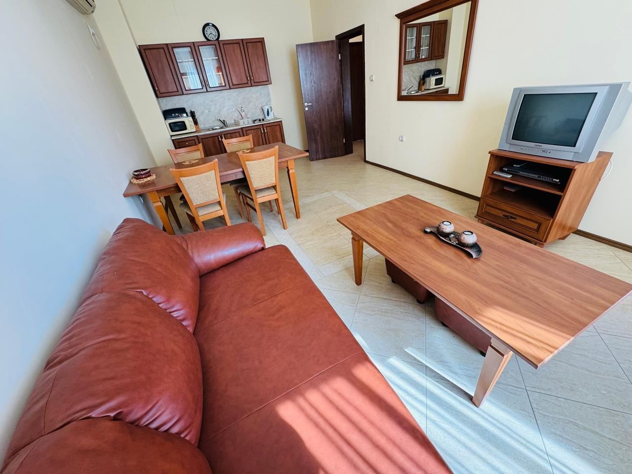 Apartament z jedną sypialnią i widokiem na basen – tylko 300 m od morza w Słonecznym Brzegu