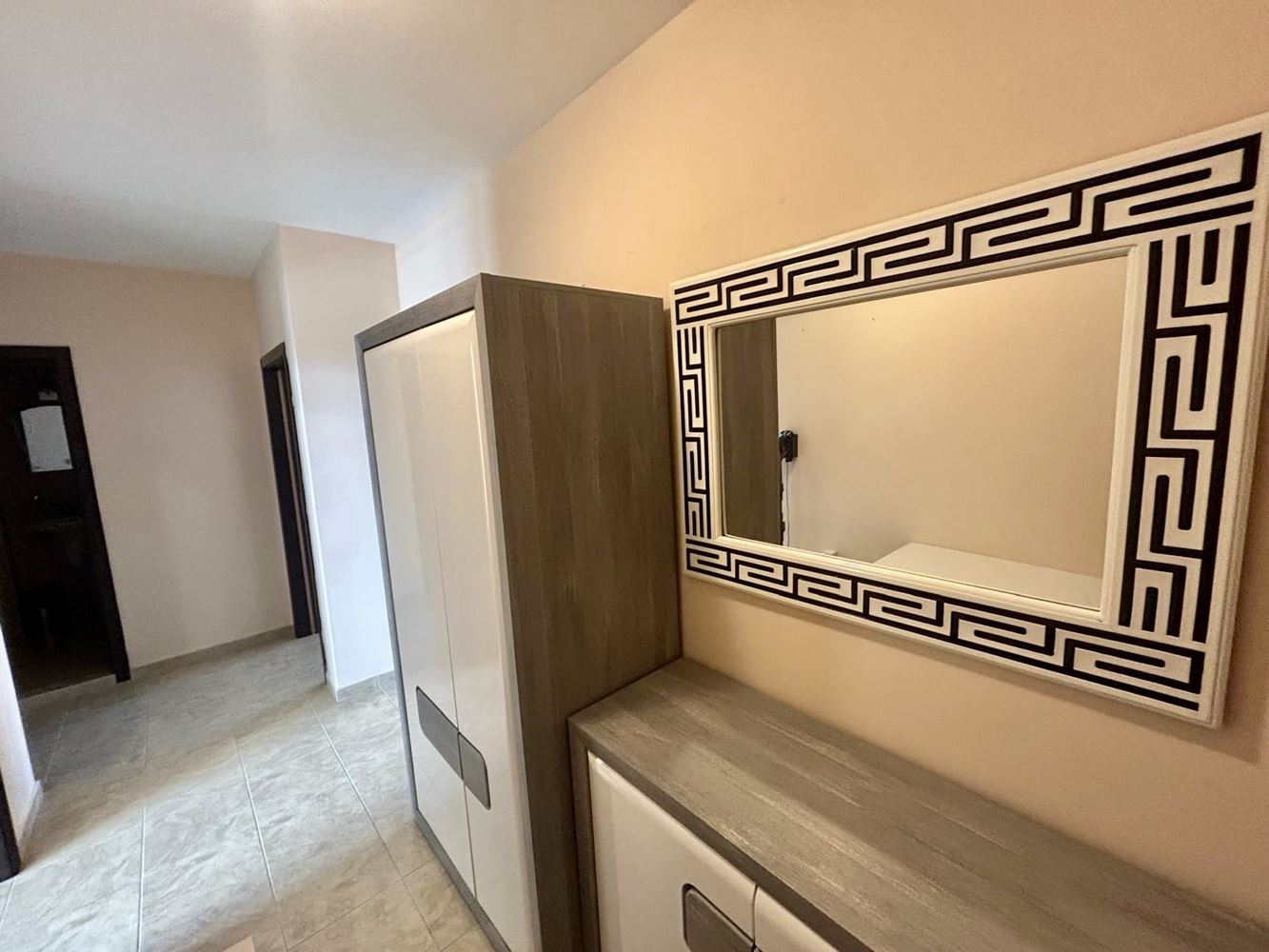 Przestronny apartament z dwiema sypialniami i prywatnym ogrodem w Nesebyrze – komfort, spokój i doskonale utrzymany teren