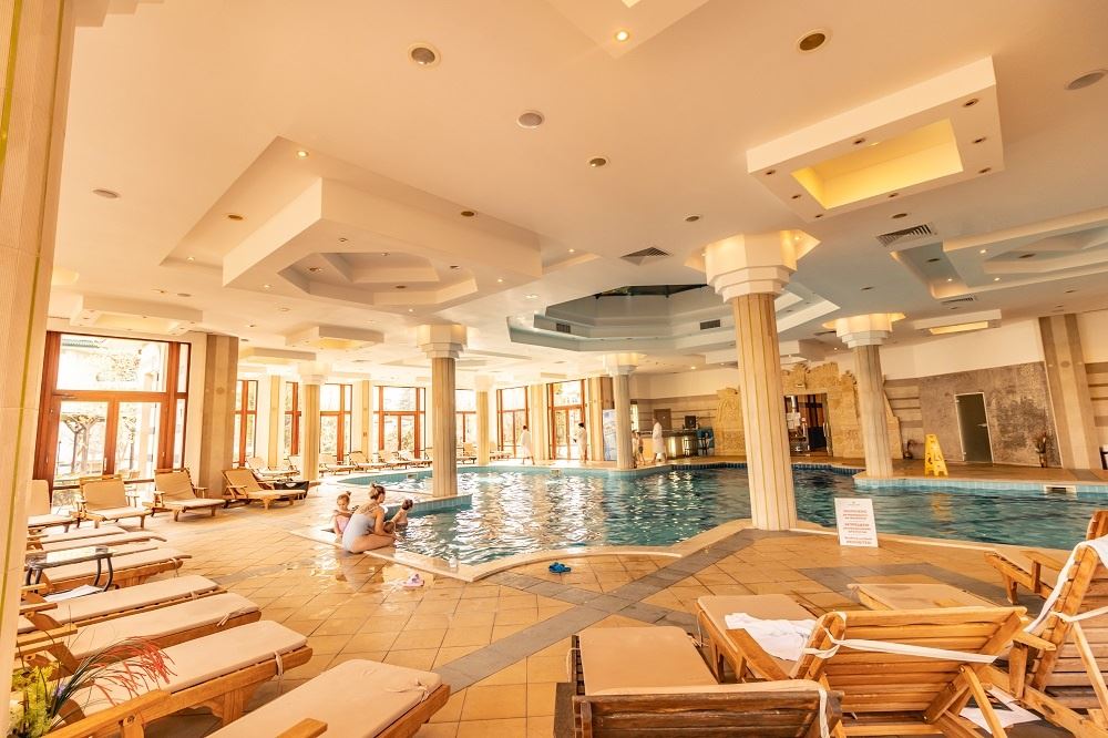 Wysoki standard i różnorodne udogodnienia – Doskonałe dwupokojowe mieszkanie w luksusowym kompleksie przy plaży w Ravda