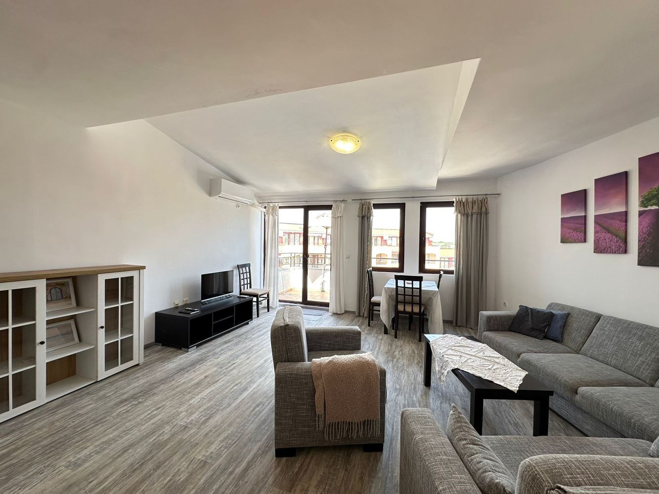 Apartament z jedną sypialnią w pierwszej linii morza w Aheloj – morska atmosfera, luksusowe udogodnienia i gotowe dokumenty do transakcji