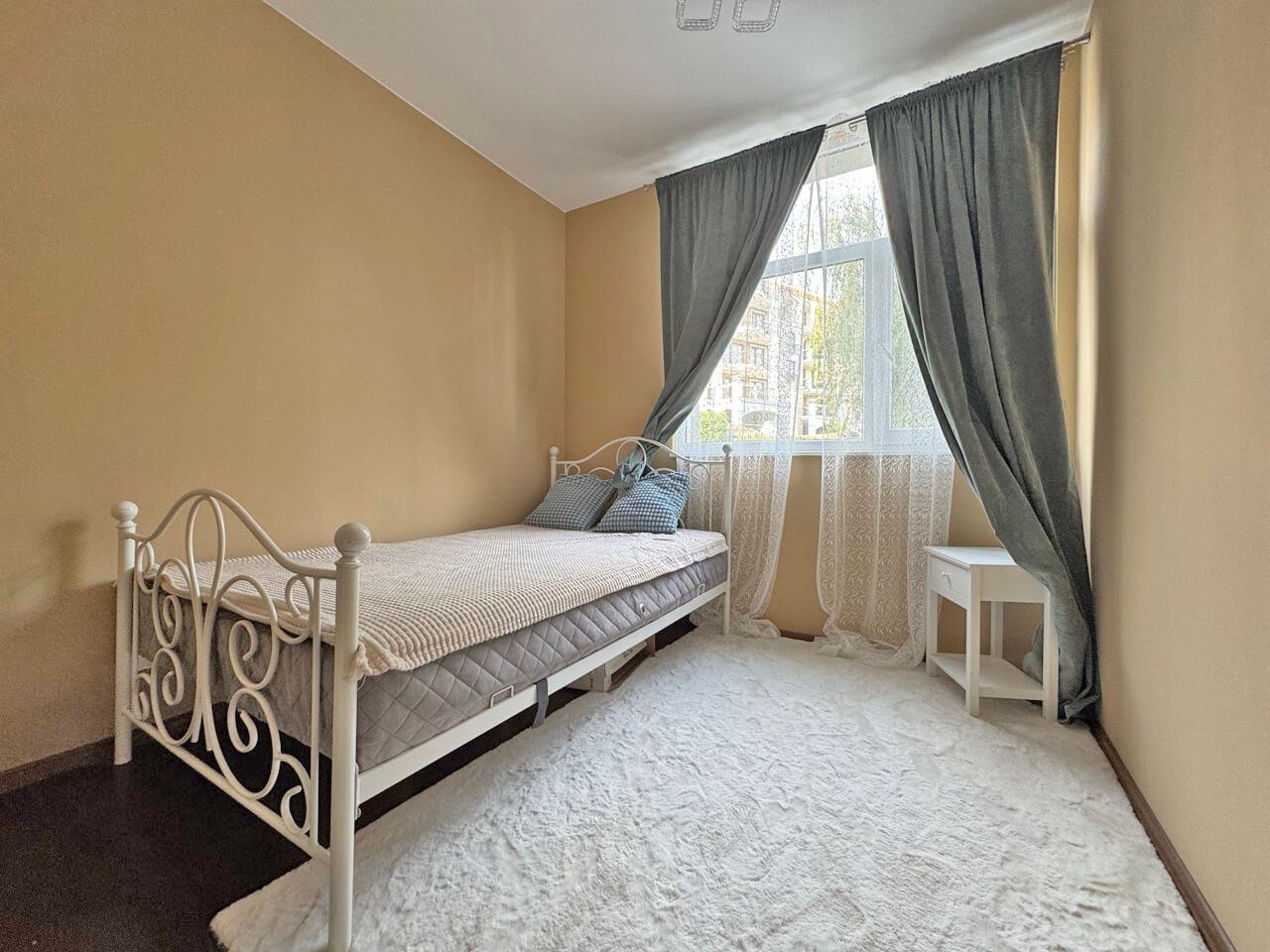 Przestronny apartament z dwiema sypialniami z widokiem na basen w Słonecznym Brzegu