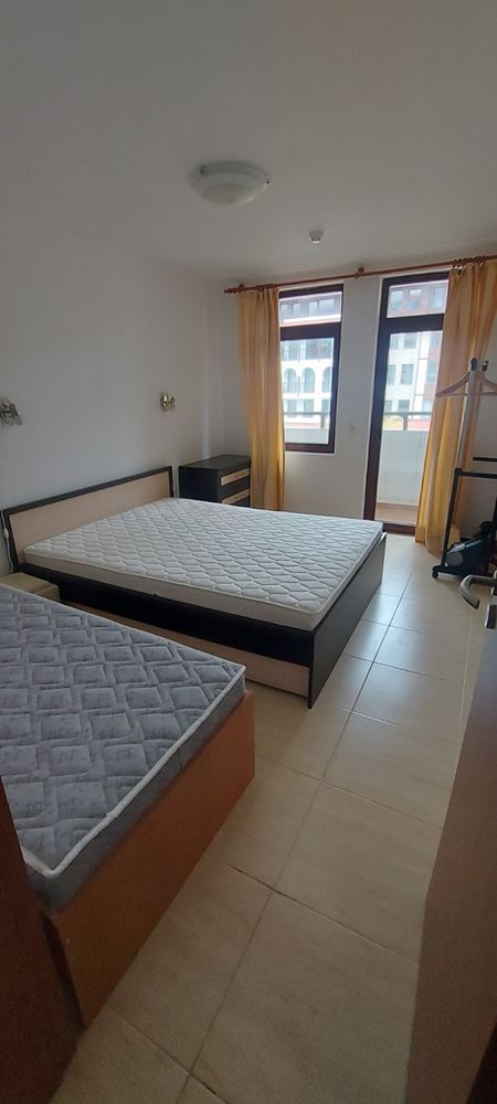  Przestronny apartament z panoramą morza w Sveti Vlas – komfort, zieleń i prestiżowa lokalizacja