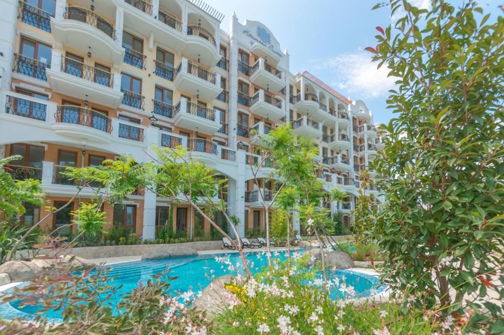 Apartament z jedną sypialnią z widokiem na park i basen w prestiżowym kompleksie w Słonecznym Brzegu