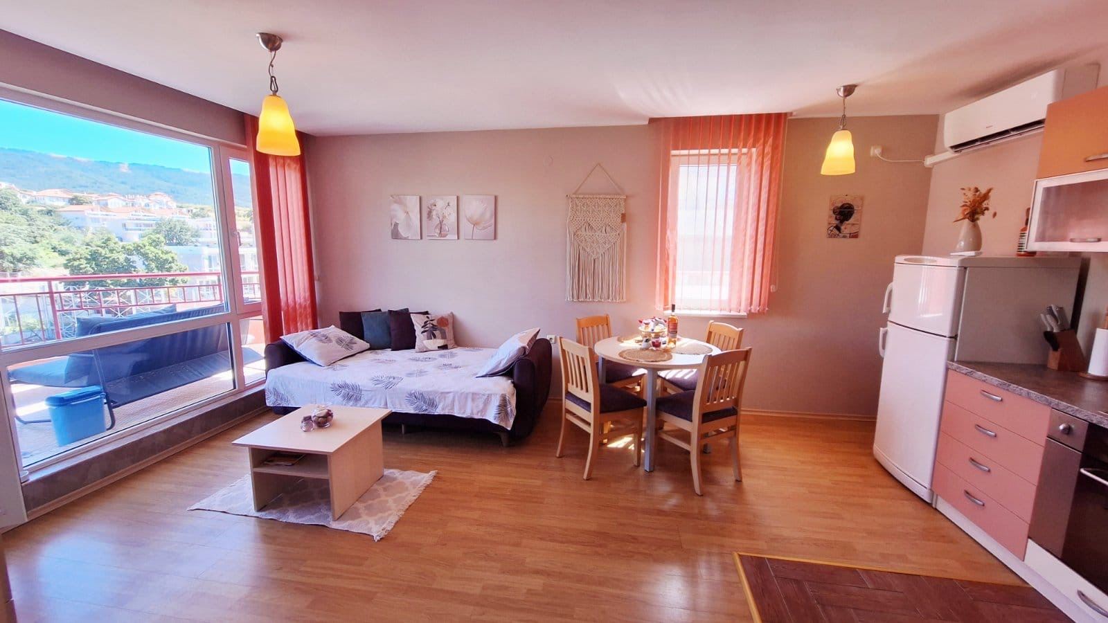 Zaledwie kilka kroków od morza – przytulny apartament z dwiema sypialniami przy wjeździe do Świętego Własu