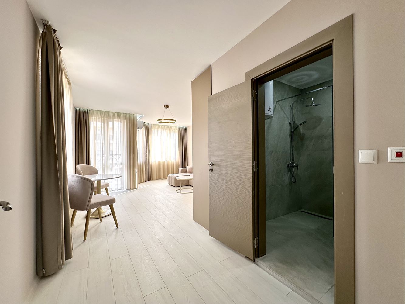 Przytulne mieszkanie z jedną sypialnią z widokiem na basen i tereny zielone w Słonecznym Brzegu – gotowe do użytku