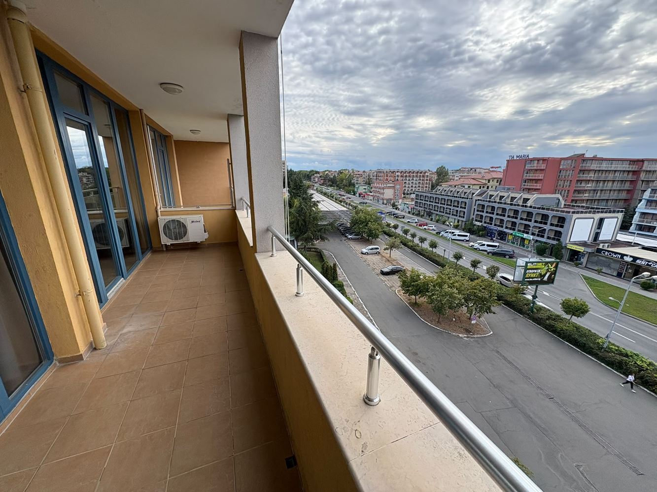 Apartament z dwiema sypialniami w Słonecznym Brzegu – przestrzeń, udogodnienia i rozrywka w kompleksie wakacyjnym