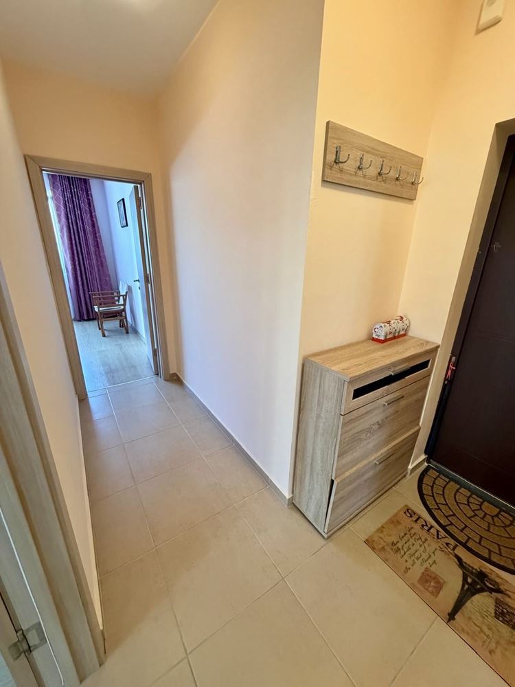 Sarafovo – przestronny apartament z jedną sypialnią, Aktem 16, minimalną opłatą za utrzymanie i pełnym umeblowaniem