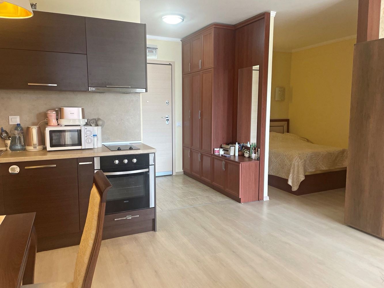 Przestronny apartament z dwiema sypialniami 100 metrów od plaży w Nesebyrze