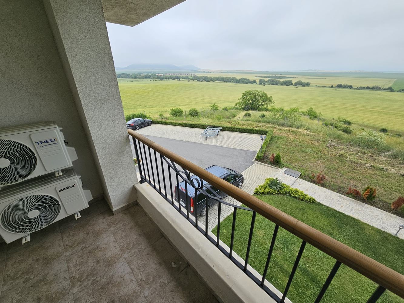 Dwupokojowe mieszkanie z panoramicznym widokiem w spokojnym kompleksie koło Aheloy