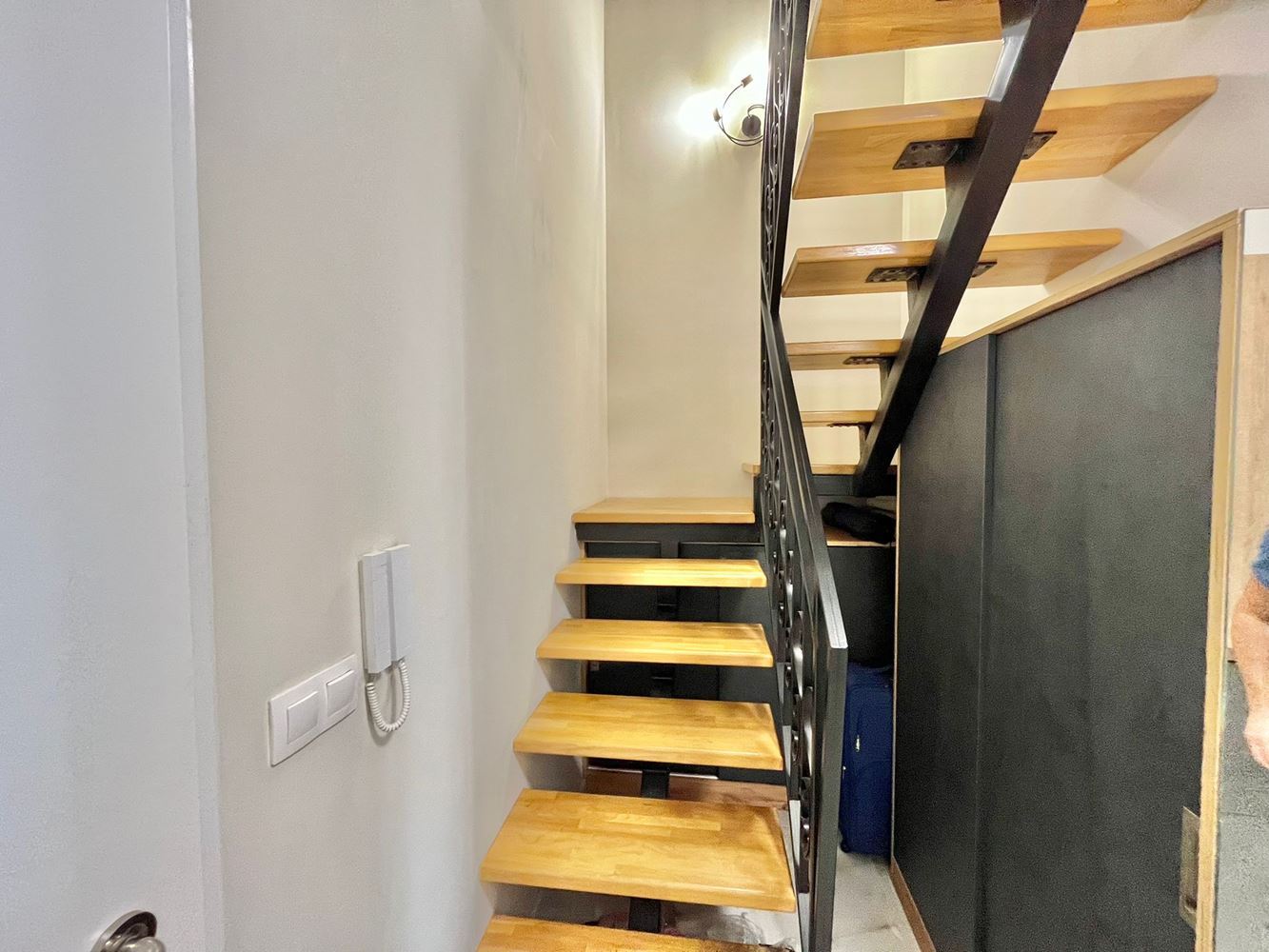 Luksusowy apartament z dwiema sypialniami na dwóch poziomach w sercu Rawdy – nowe budownictwo z basenem i komfortem premium