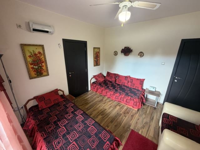 Przestronny apartament z trzema sypialniami, blisko morza, z doskonałą infrastrukturą kompleksu