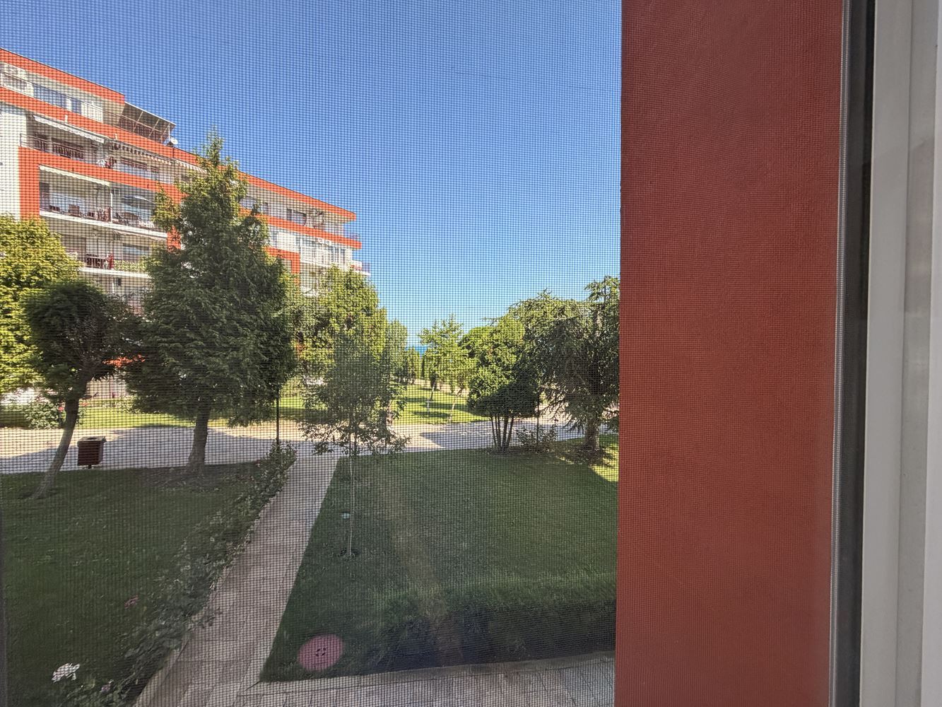 Apartament w absolutnie pierwszej linii w Świętym Własie! Przestronny apartament z jedną sypialnią z pięknym widokiem na morze