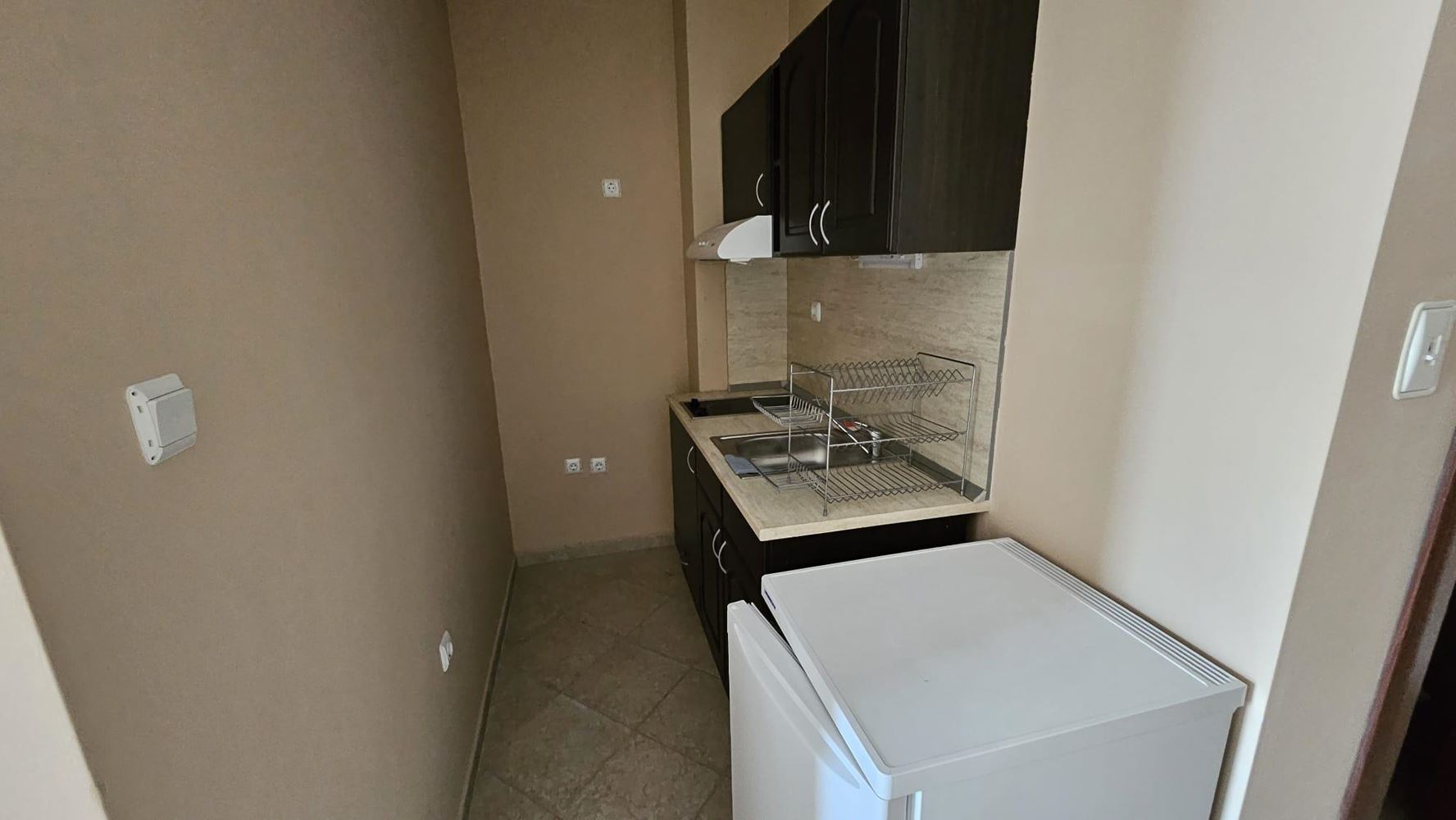  Umeblowane studio w Rawdzie bez opłaty eksploatacyjnej – tylko 200 metrów od morza