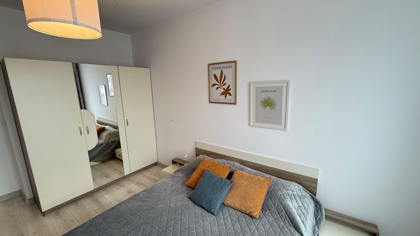 Przestronne i nowoczesne mieszkanie z jedną sypialnią z pełnym wyposażeniem w Pomorie