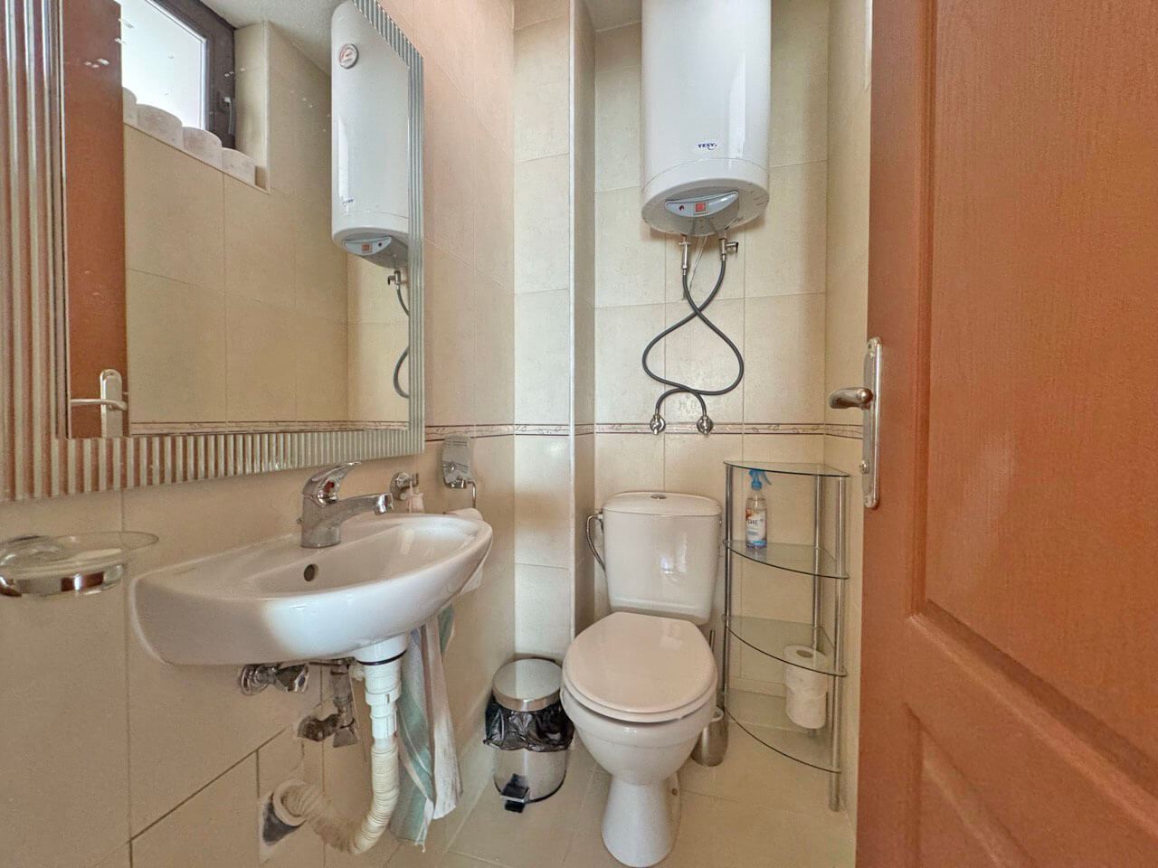 Przestronny apartament z dwiema sypialniami z panoramicznym widokiem na morze i góry – komfort, styl i spokój wśród natury
