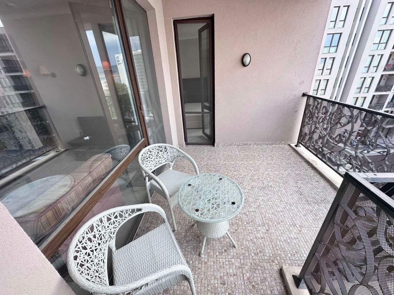 Luksusowy apartament z jedną sypialnią z panoramicznym widokiem na morze w prestiżowym kompleksie w Słonecznym Brzegu