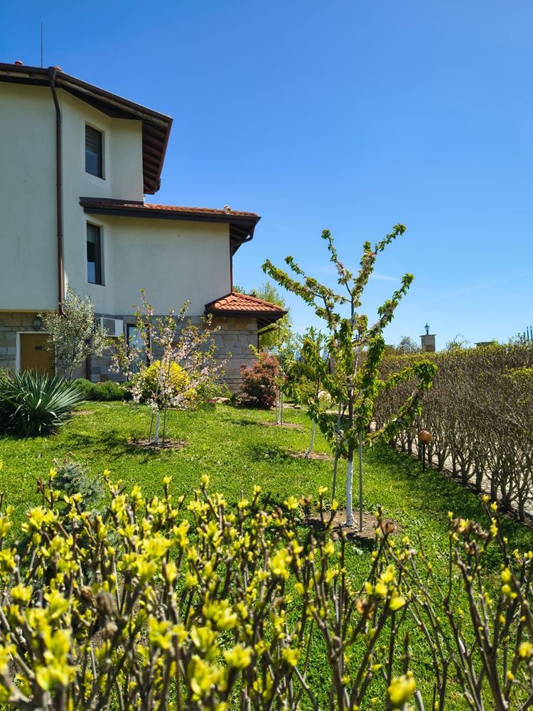 Odnowione mieszkanie dwupokojowe z panoramicznym widokiem w nowoczesnym kompleksie blisko Słonecznego Brzegu