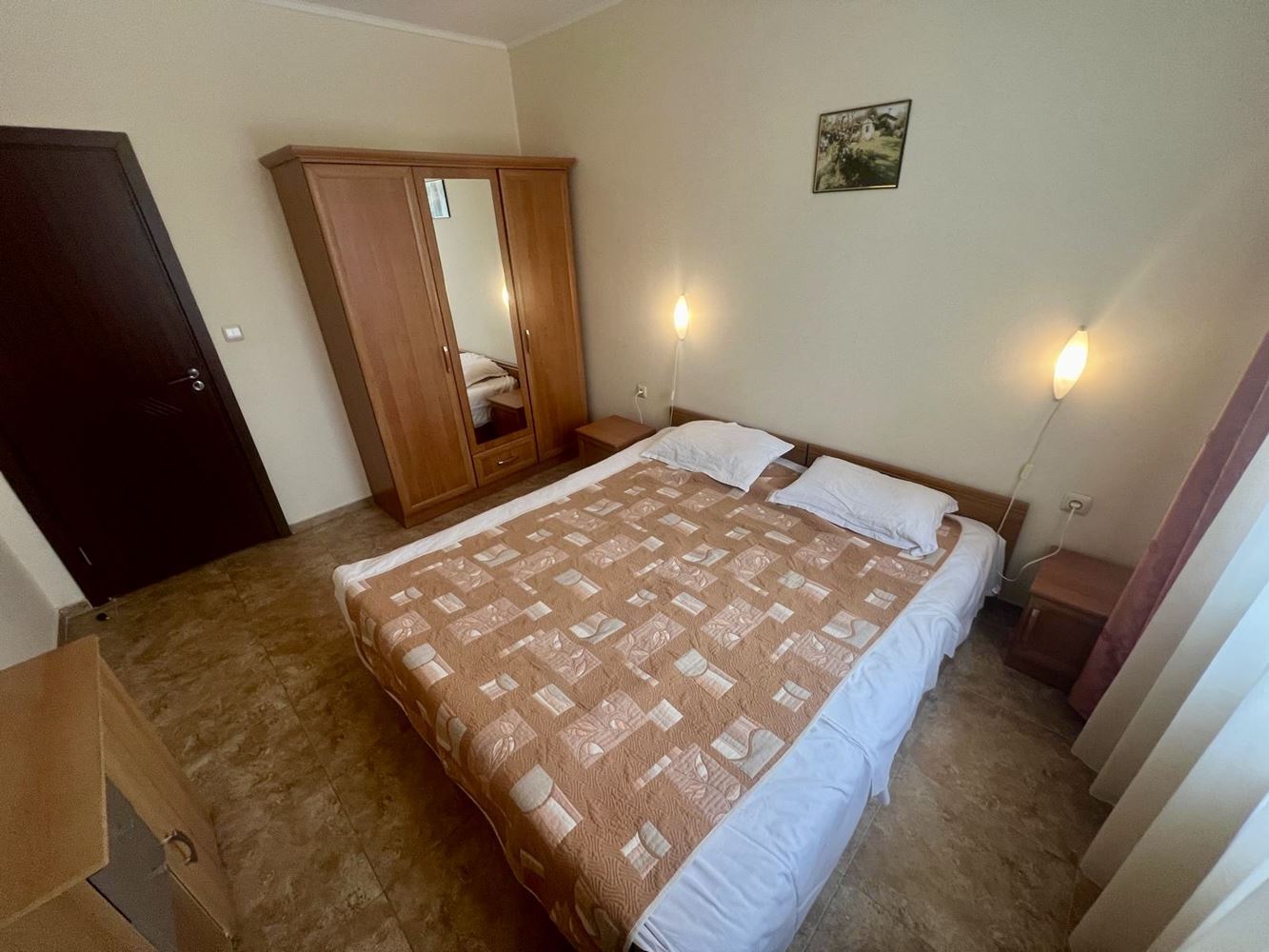 Przestronne trzypokojowe mieszkanie z widokiem na basen w prestiżowym kompleksie w Nesebyrze