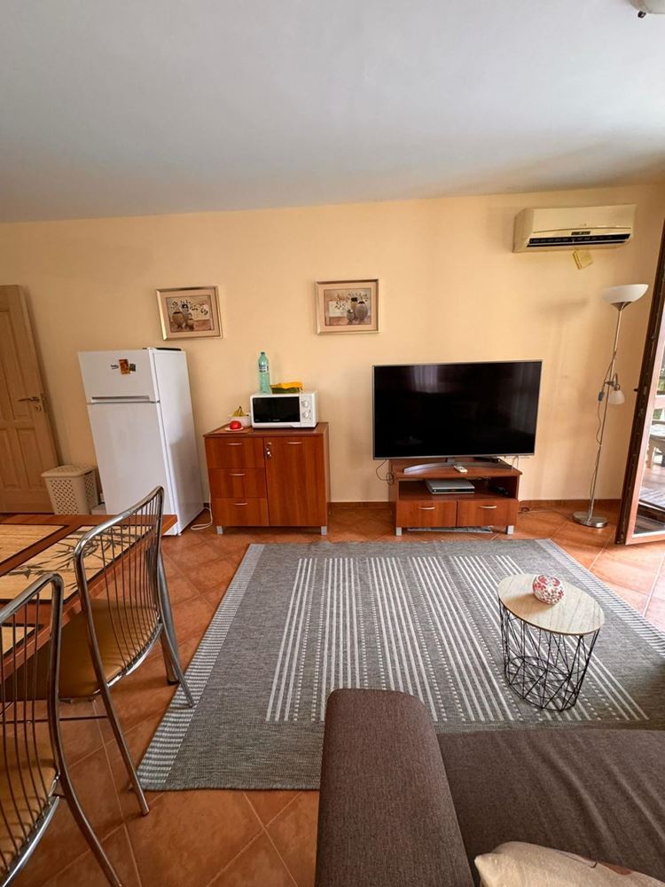 Przestronny apartament z jedną sypialnią w całorocznym kompleksie – doskonały wybór do zamieszkania i inwestycji