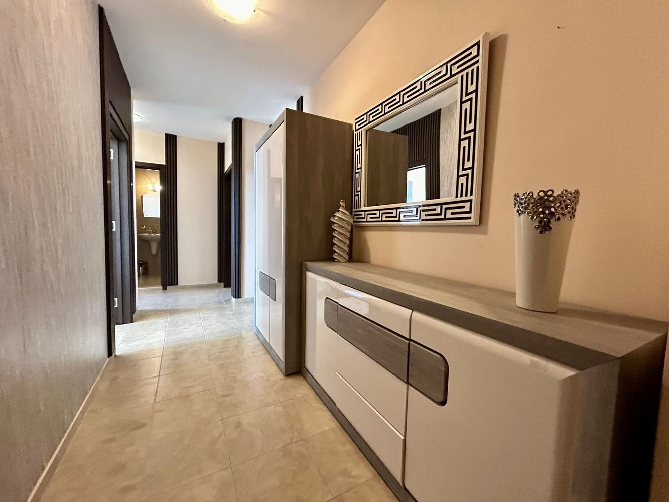 Przestronne apartament z dwiema sypialniami imponującą panoramą morską w kompleksie w Nesebyrze