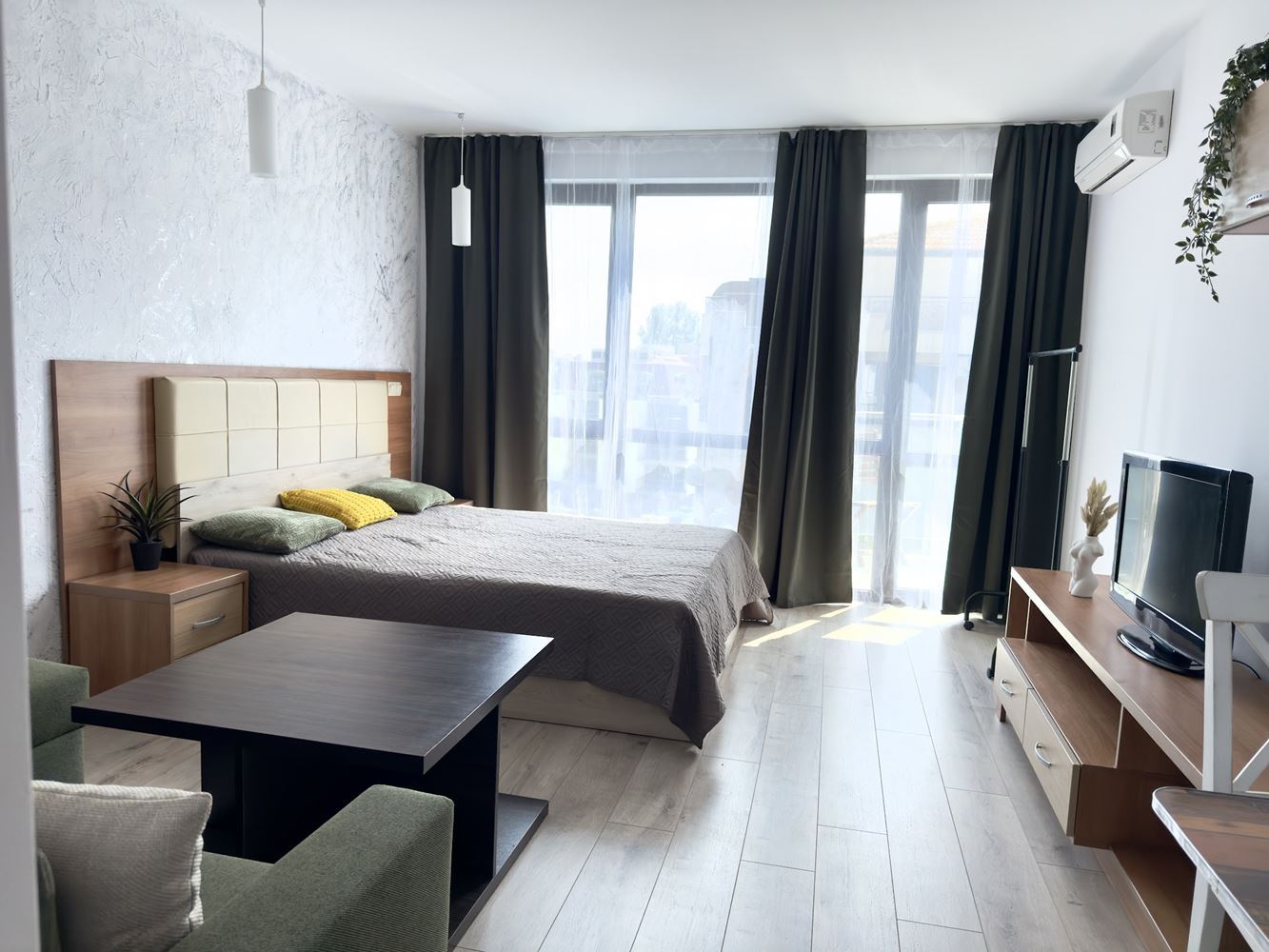 Przestronne studio w Słonecznym Brzegu – doskonała lokalizacja tylko 400 metrów od plaży