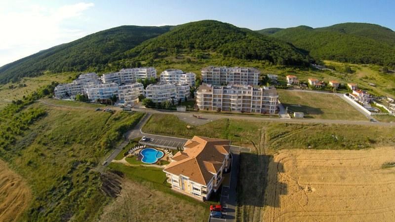Mały apartament z jedną sypialnią i bezpośrednim wyjściem na basen – przytulna nieruchomość w kompleksie z bogatą infrastrukturą w pobliżu Słonecznego Brzegu