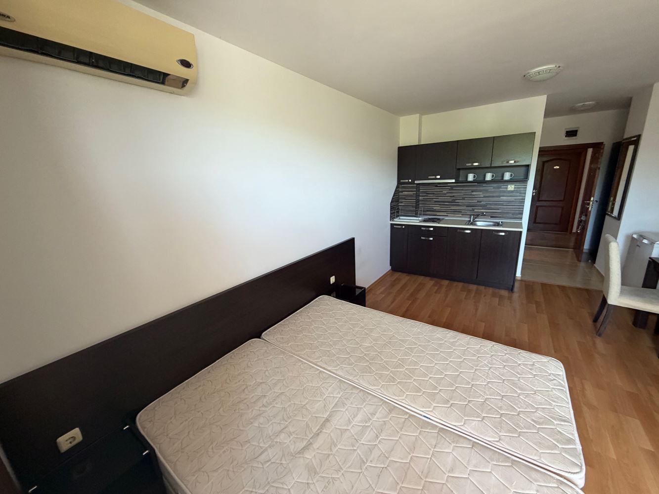 Przestronne studio w nowoczesnym kompleksie SPA w Słonecznym Brzegu – komfort, przytulność i doskonała inwestycja nad morzem