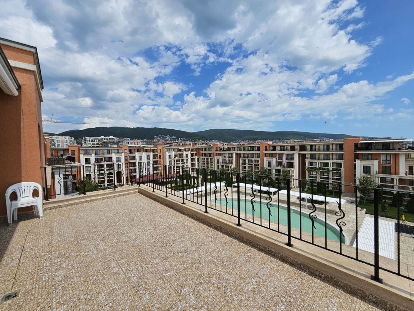 Święty Włas – apartament z trzema sypialniami z bezpośrednim panoramicznym widokiem na morze w kompleksie przy samej plaży