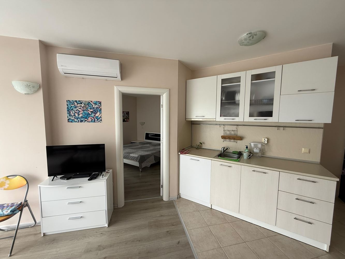 Apartament z jedną sypialnią wśród zieleni, w kompleksie z basenem i placem zabaw