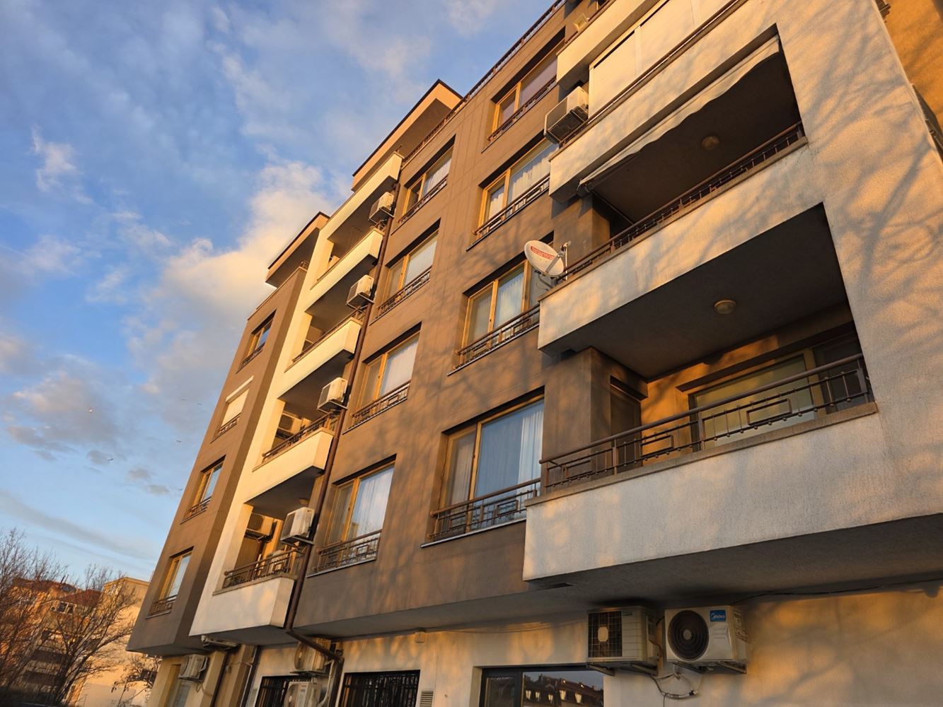 Nessebar: luksusowe mieszkanie z dwiema sypialniami i panoramicznym widokiem na morze – 183 m² przestrzeni, komfortu i stylu