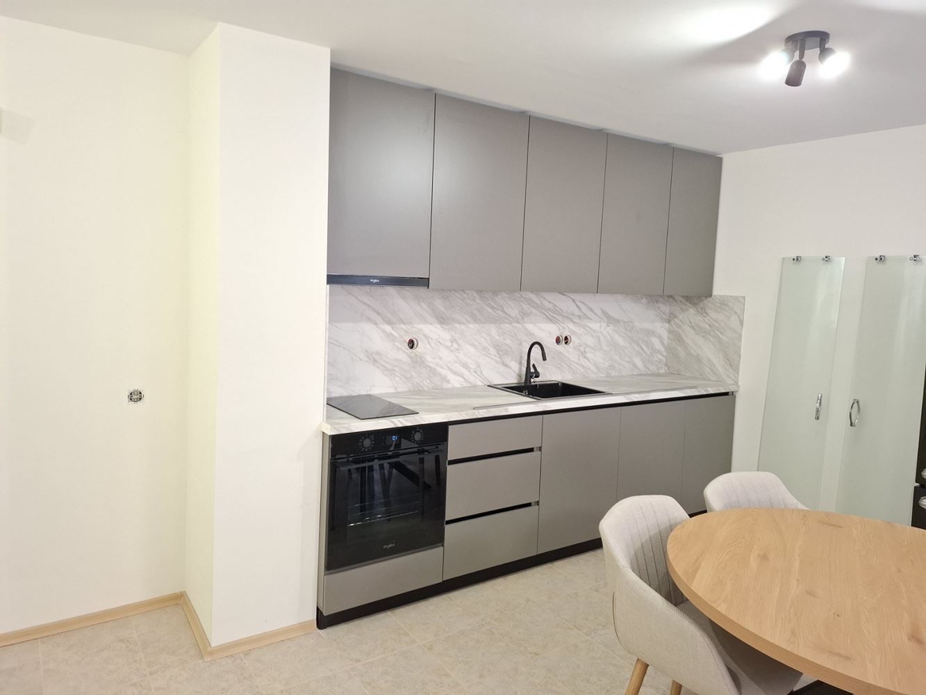 Przytulny apartament z jedną sypialnią w centrum Rawdy – kilka minut od plaży