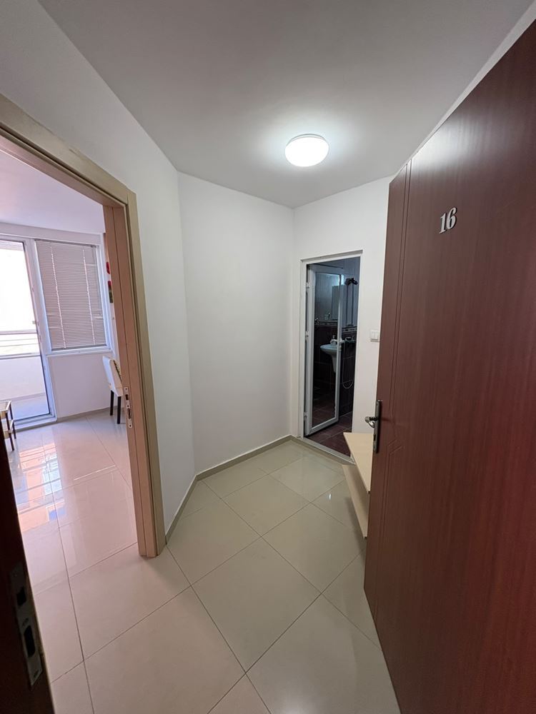 Umeblowana kawalerka z południową ekspozycją 400 metrów od morza w Pomorie