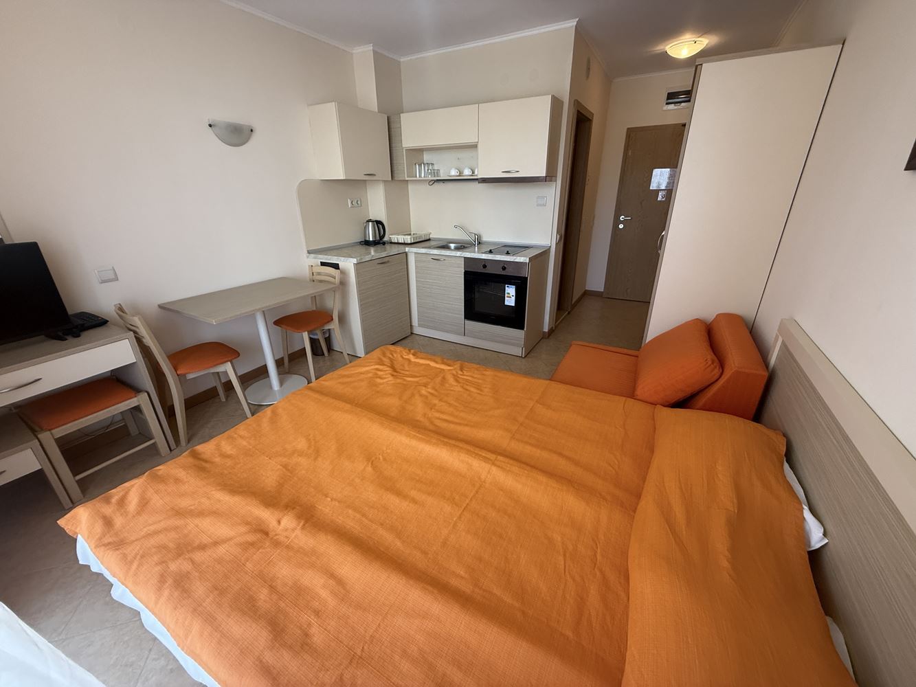 Komfort nad morzem i centralna lokalizacja – studio w nowoczesnym kompleksie w Słonecznym Brzegu