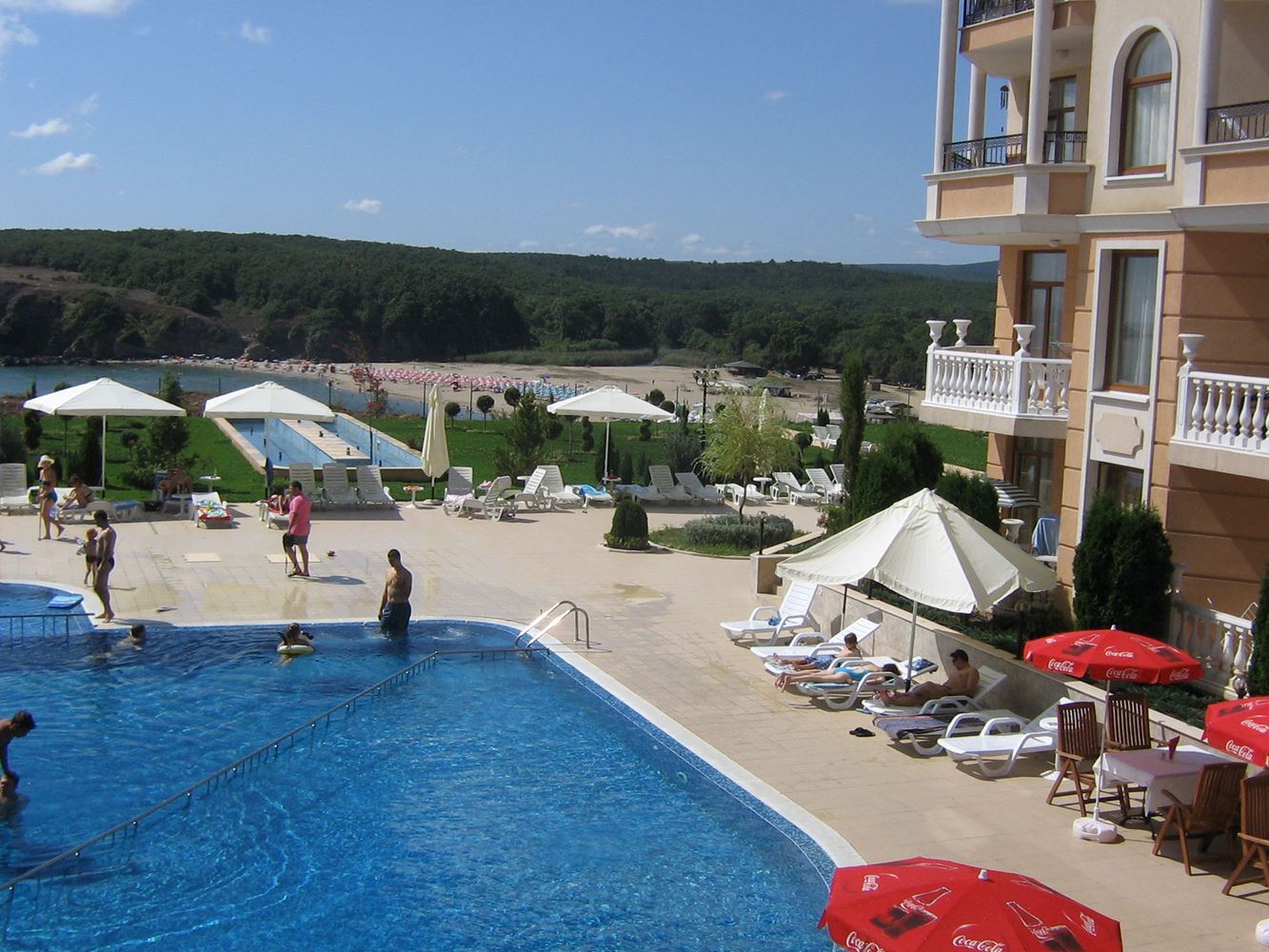 Pierwsza linia do plaży Butamyata! Umeblowany apartament z jedną sypialnią i częściowym widokiem na morze w Sinemorec