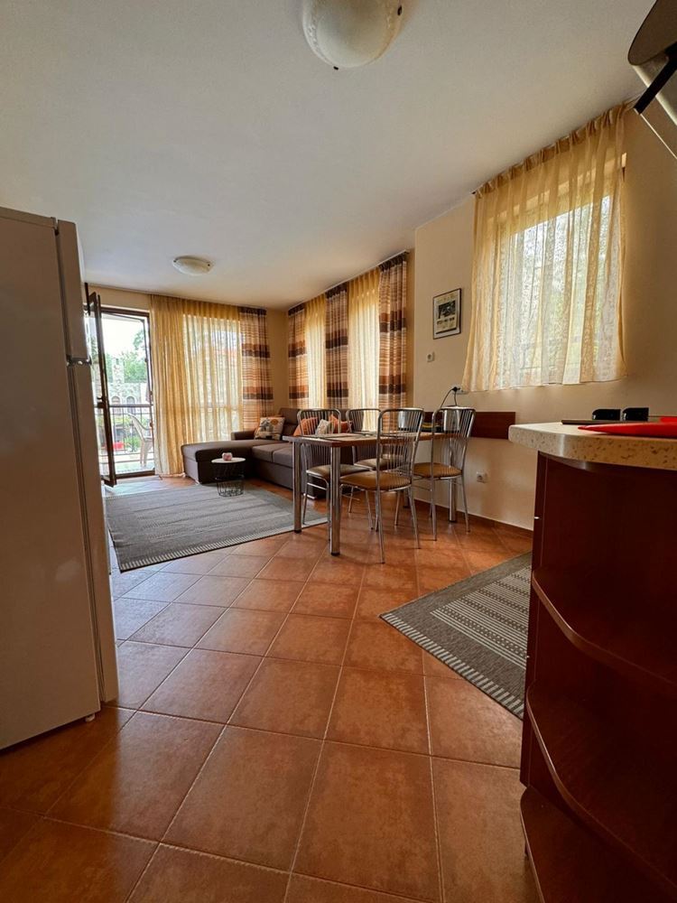 Przestronny apartament z jedną sypialnią w całorocznym kompleksie – doskonały wybór do zamieszkania i inwestycji
