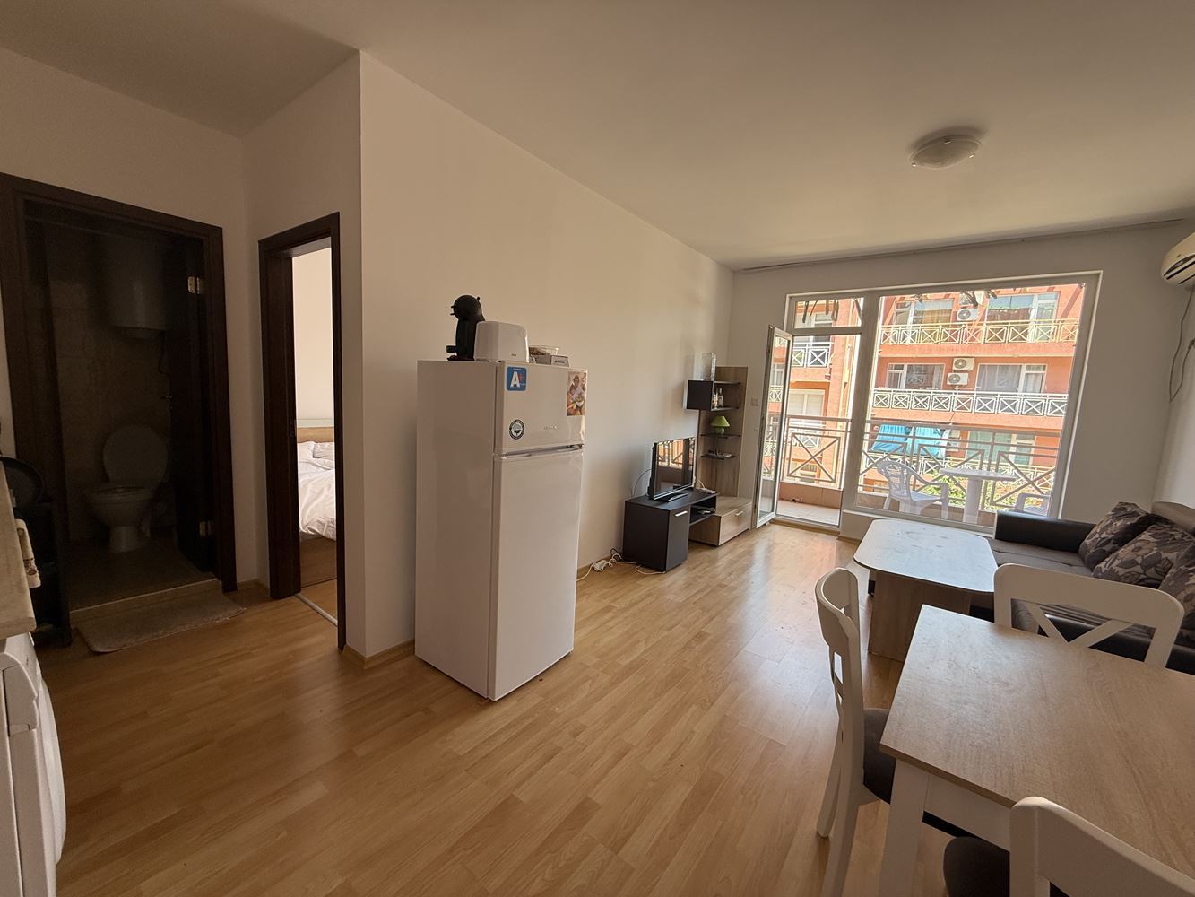 W pełni umeblowane mieszkanie z jedną sypialnią z widokiem na basen w Słonecznym Brzegu