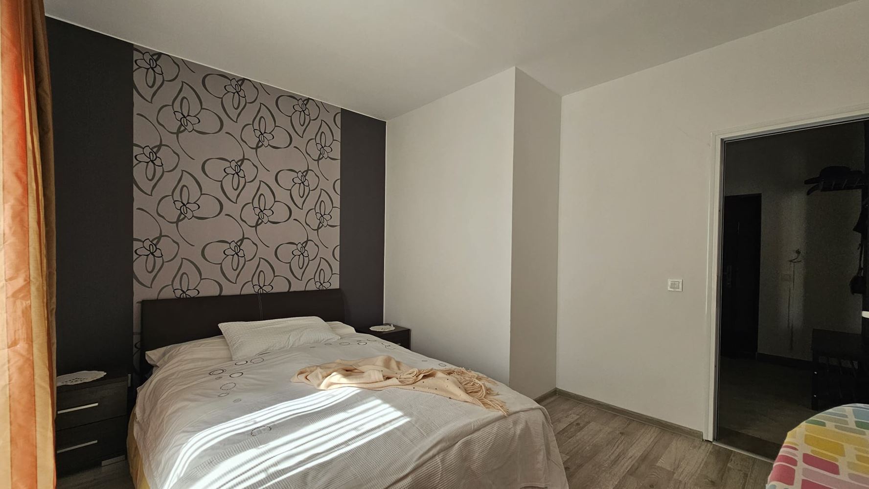 Doskonały apartament z jedną sypialnią z niską opłatą za utrzymanie w Słonecznym Brzegu – gotowy do zamieszkania