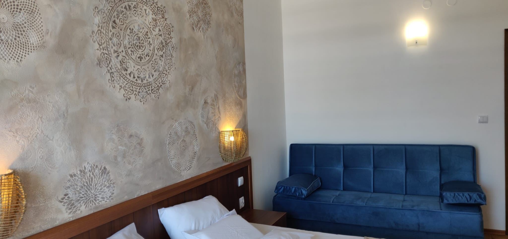 Przestronny apartament z jedną sypialnią i częściowym widokiem na morze – Słoneczny Brzeg, 100 m od plaży