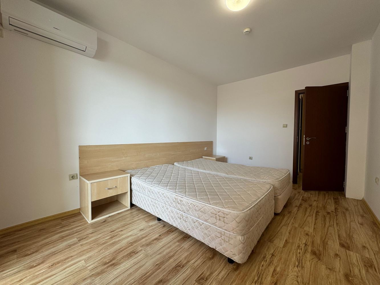 Jednopokojowe mieszkanie z widokiem na basen na obrzeżach Słonecznego Brzegu – spokój, natura i całoroczny komfort