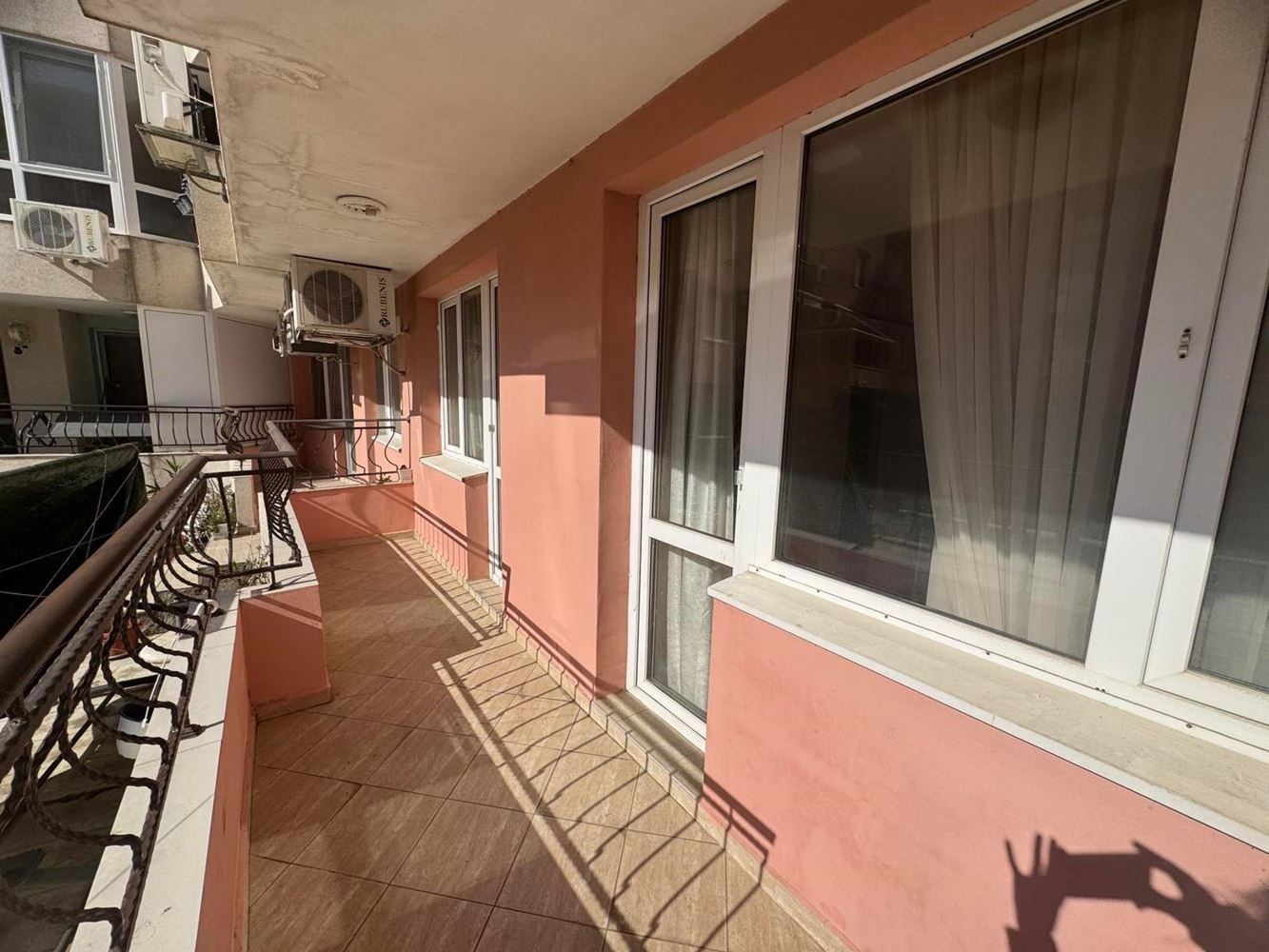 Parterowe mieszkanie z jedną sypialnią w Starym Mieście Pomorie – blisko morza