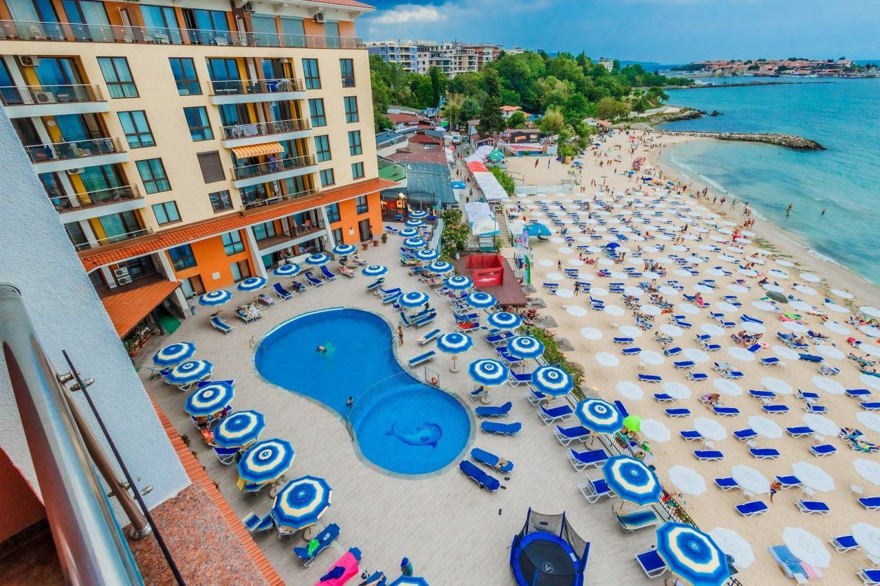 Apartament z dwiema sypialniami i bezpośrednim widokiem na morze, w pierwszej linii brzegowej w Nessebarze